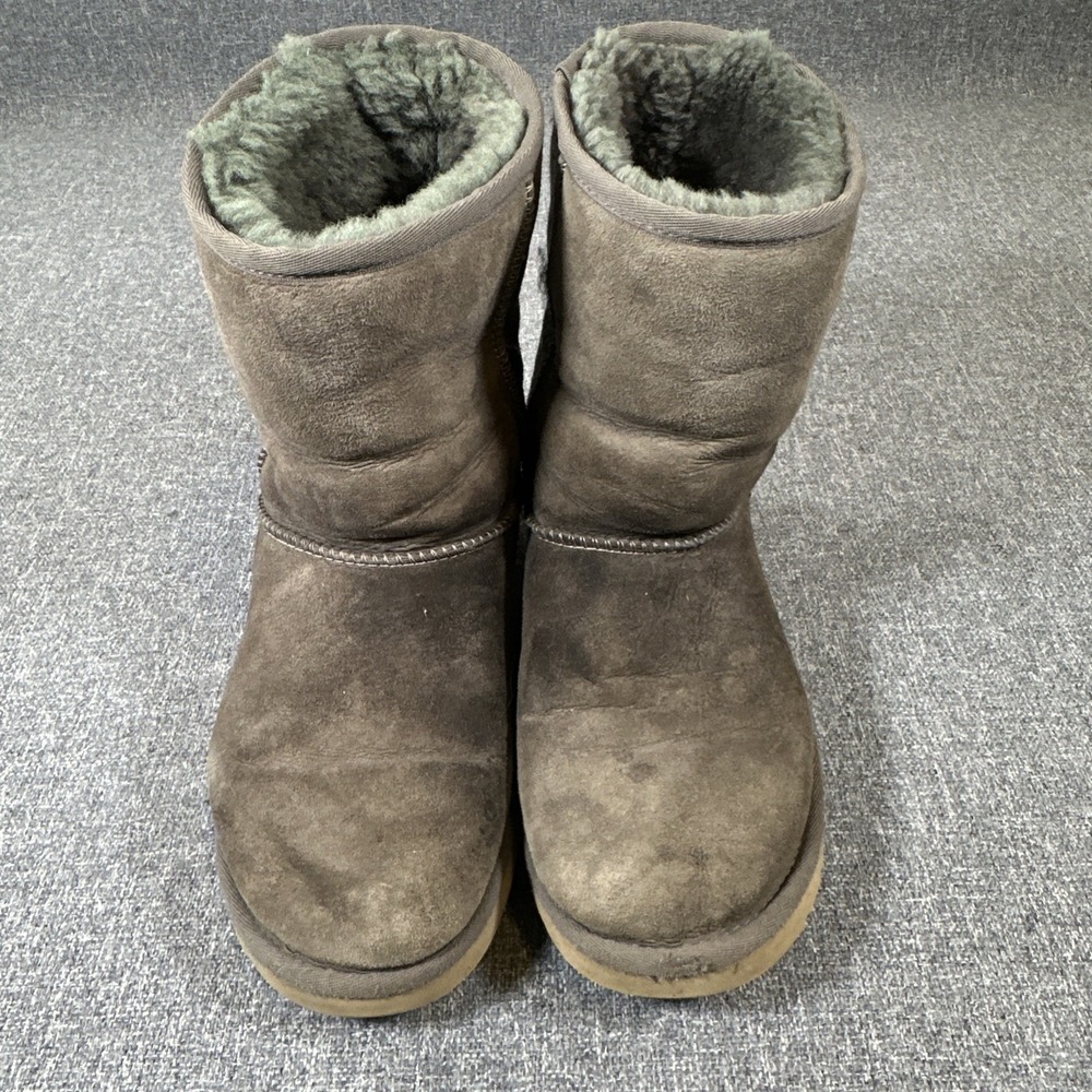 UGG Australia Serape Bead Classic Short Boots Women's Size 8 Brown Sheepskin
